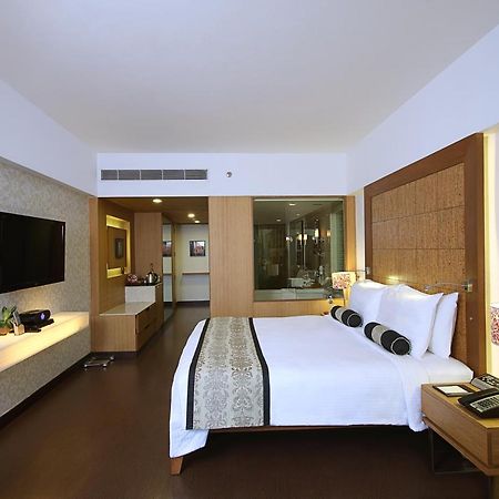 Fortune Select Sg Highway, Ahmedabad - Member Itc Hotels' Group Экстерьер фото