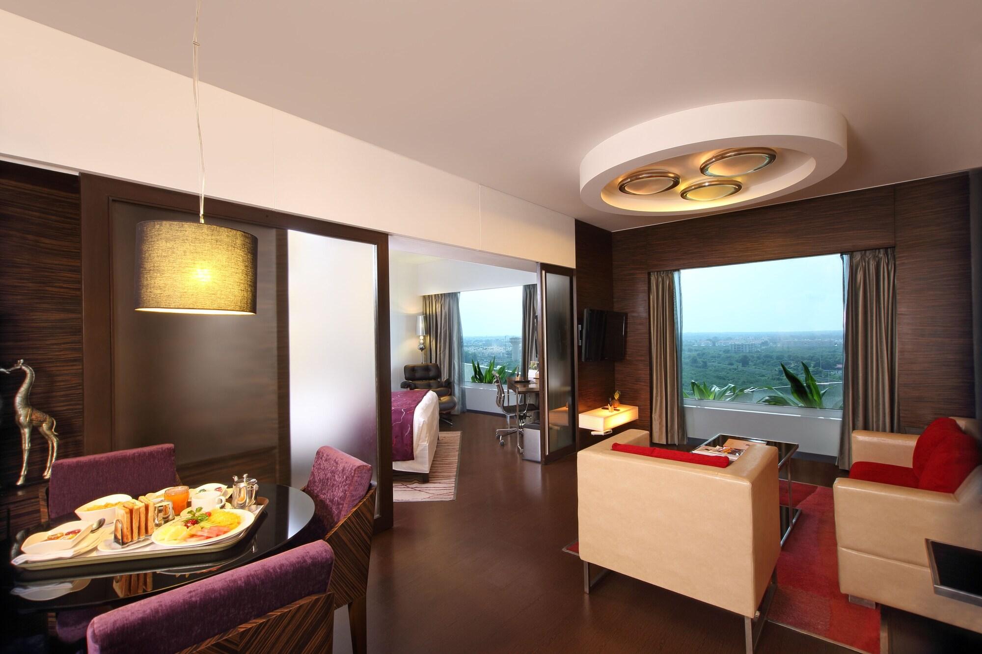 Fortune Select Sg Highway, Ahmedabad - Member Itc Hotels' Group Экстерьер фото