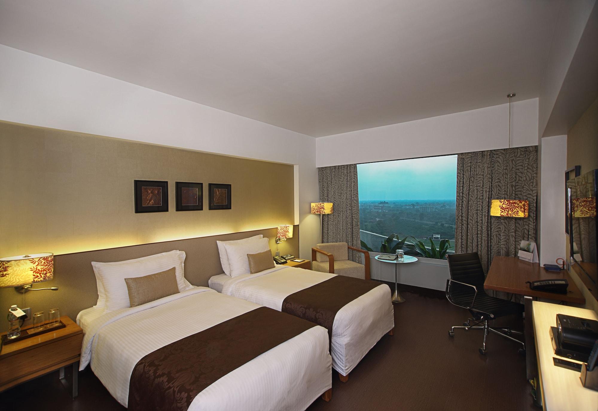 Fortune Select Sg Highway, Ahmedabad - Member Itc Hotels' Group Экстерьер фото
