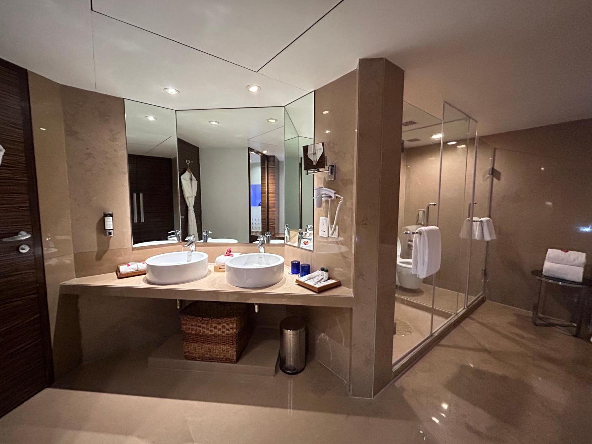 Fortune Select Sg Highway, Ahmedabad - Member Itc Hotels' Group Экстерьер фото
