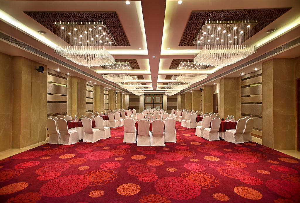Fortune Select Sg Highway, Ahmedabad - Member Itc Hotels' Group Экстерьер фото