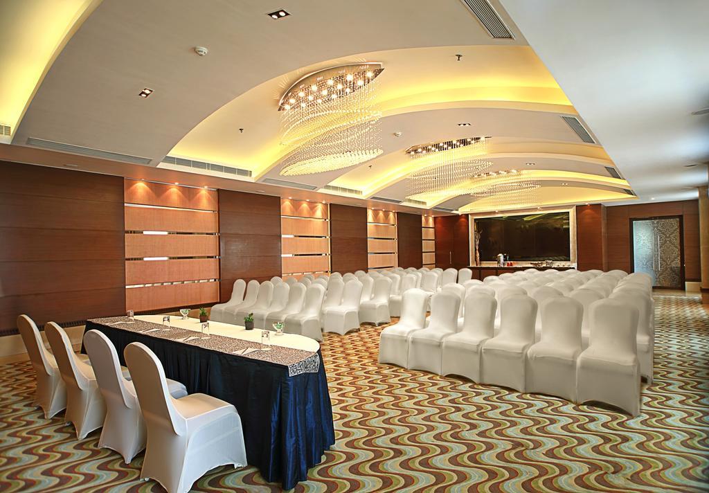 Fortune Select Sg Highway, Ahmedabad - Member Itc Hotels' Group Экстерьер фото