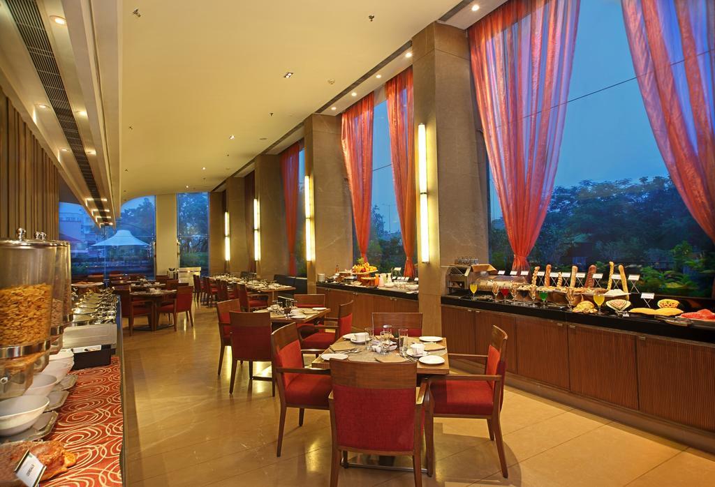 Fortune Select Sg Highway, Ahmedabad - Member Itc Hotels' Group Экстерьер фото