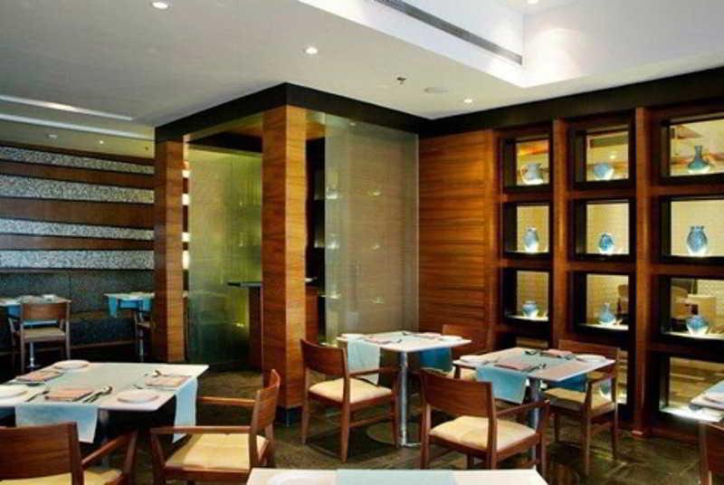 Fortune Select Sg Highway, Ahmedabad - Member Itc Hotels' Group Экстерьер фото