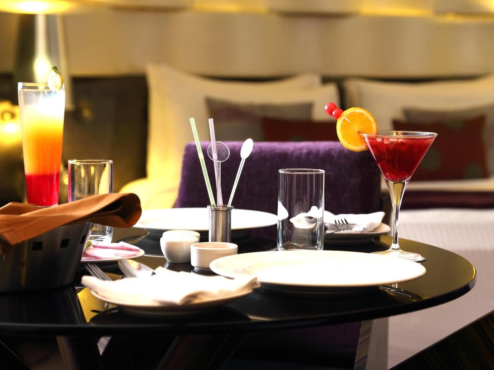 Fortune Select Sg Highway, Ahmedabad - Member Itc Hotels' Group Экстерьер фото