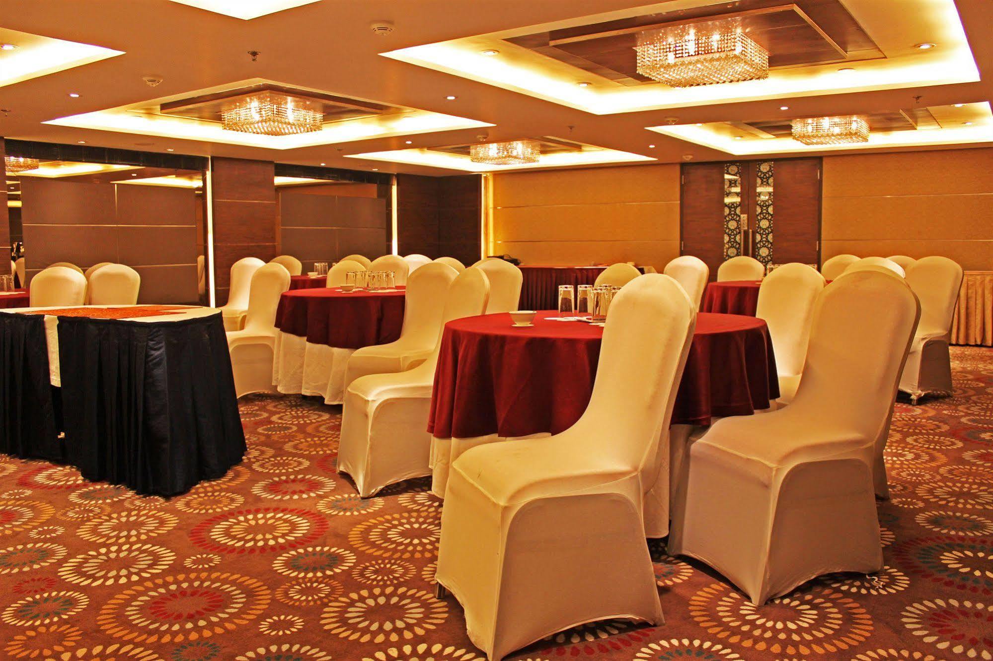 Fortune Select Sg Highway, Ahmedabad - Member Itc Hotels' Group Экстерьер фото